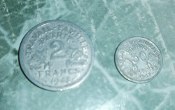 Отдается в дар «Монеты Франции военных времен.»