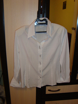 Отдается в дар «Белая офисная блузка.»