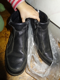 Отдается в дар «Осенние ботинки для мальчика»