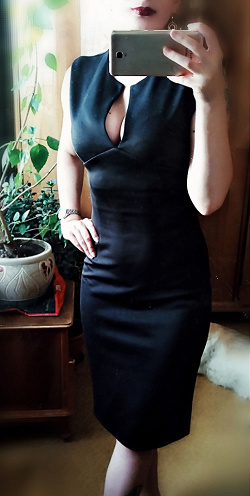 Отдается в дар «Черное платье-футляр, размер 42-44»