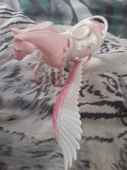 Отдается в дар «Розовая лошадь с крыльями»