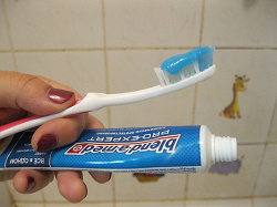 Отдается в дар «Зубная паста Blend-a-med pro-expert»
