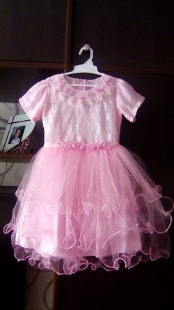 Отдается в дар «Платье нарядное на 3-4 годика»