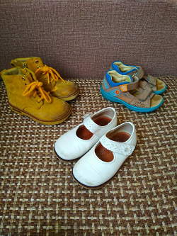 Отдается в дар «детская обувь 24-25»