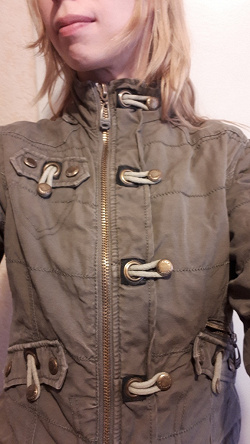 Отдается в дар «Женская куртка Westlife, размер S»
