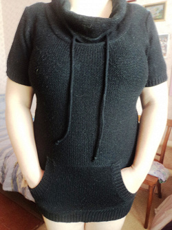 Отдается в дар «Удобное вязаное чёрное платье р.48-50»