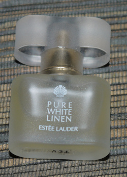 Отдается в дар «Estée Lauder Pure White Linen 4-5ml»