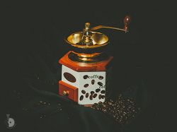 Отдается в дар «новая ручная кофемолка irit»