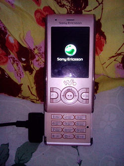 Отдается в дар «Телефон Sony Ericsson (нерабочий)»