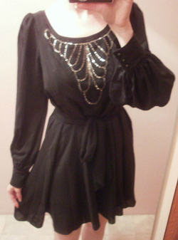 Отдается в дар «Новое черное шифоновое платье-туника на размер 42-46»