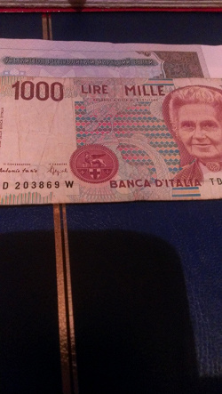 Отдается в дар «Три Банкноты 1000 Лир (Италия)»