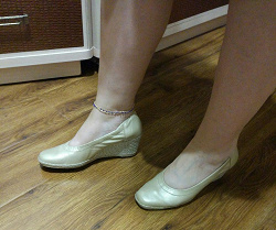 Отдается в дар «Золотистые туфли Valleverde с ортопедическими ступинаторами, 35 размер»