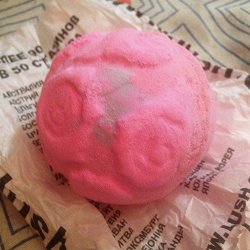 Отдается в дар «Бомбочка для ванны «Розовая сенсация» Lush»