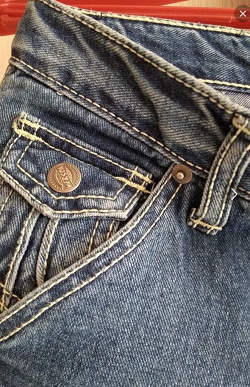 Отдается в дар «Джинсы Tough Wear»