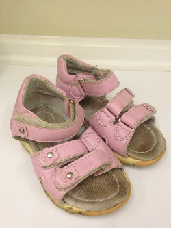 Отдается в дар «для малышей обувь»