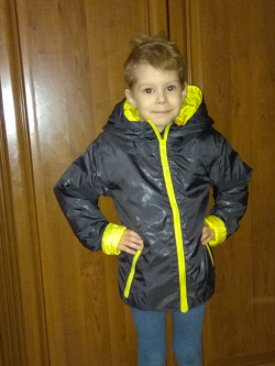 Отдается в дар «Новая куртка-ветровка на мальчика 8 лет»