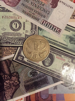 Отдается в дар «11 монет в 11-ый день апреля»