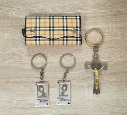 Отдается в дар «Ключница, брелоки, ( брелки ).»