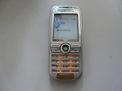 Отдается в дар «Кнопочный мобильный телефон Sony Ericsson K500i»