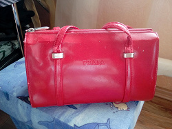 Отдается в дар «Красная сумка prada — умелым ручкам будет рада! :)»