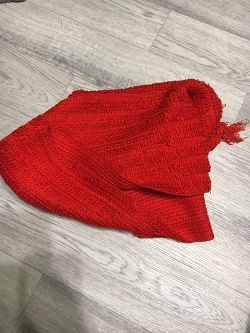 Отдается в дар «шарф красный»