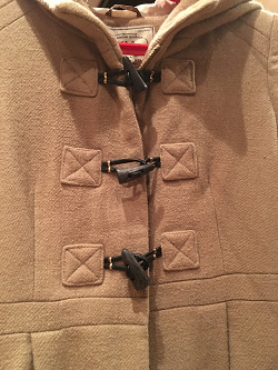 Отдается в дар «Женское демисезонное пальто Zara»