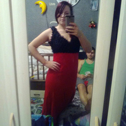 Отдается в дар «Платье красное с черным 44 размер»