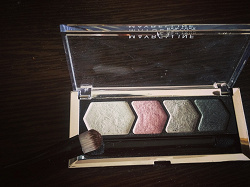 Отдается в дар «Палетка теней Maybelline»
