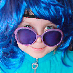 Отдается в дар «Синий чудный парик карнавальный»