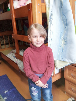 Отдается в дар «Водолазка и колготы на 3-6 лет»