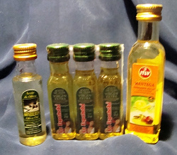 Отдается в дар «Маленькие бутылочки с оливковым маслом»