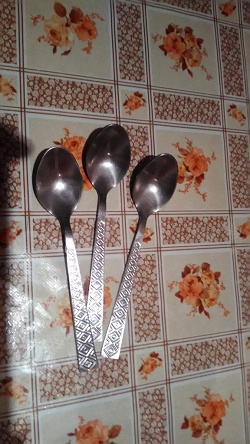 Отдается в дар «Столовые приборы (ножи и чайные ложки)»