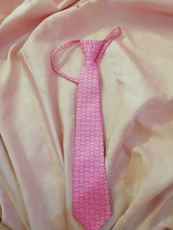 Отдается в дар «розовый галстук»