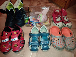 Отдается в дар «Обувь детская пакетом размер 24»