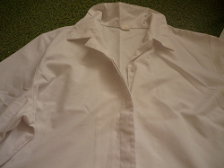 Отдается в дар «блузка белая классическая 52»