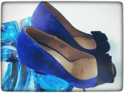 Отдается в дар «Черно-синие туфли, 39 размер»