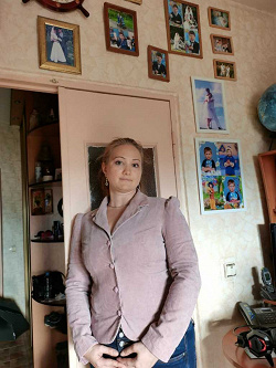 Отдается в дар «Жакет велюровый с вышивкой на спине, размер 50»