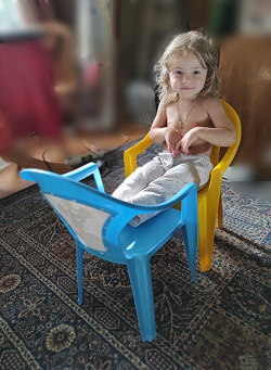 Отдается в дар «Пластиковый детский стульчик»