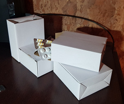 Отдается в дар «коробки белые упаковочные»