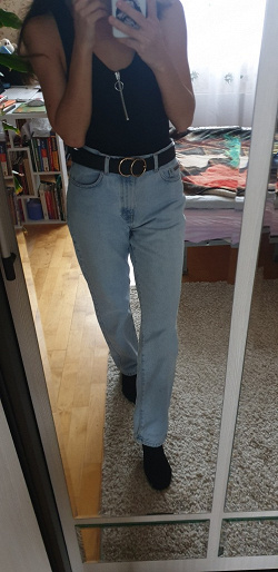 Отдается в дар «женские джинсы Calvin Klein 44»