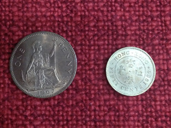 Отдается в дар «2 монетки с Королевой»