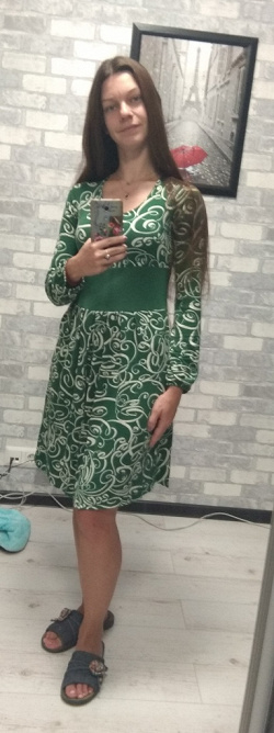 Отдается в дар «Зеленое платье с узором»