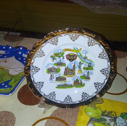 Отдается в дар «Фарфоровая сувенирная тарелка Вена.»