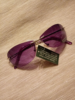 Отдается в дар «Очки солнцезащитные фиолетовые»