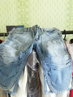 Отдается в дар «Бриджи джинсовые женские, 28 (44) размер»