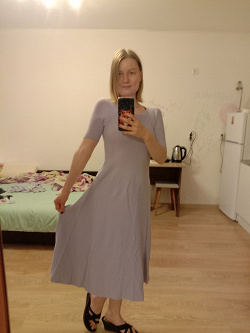 Отдается в дар «Платье Юникло 42 размер»