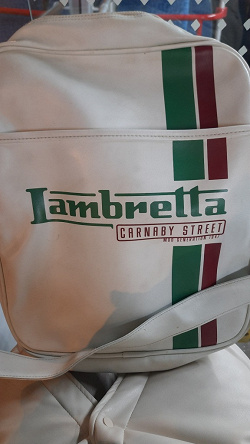 Отдается в дар «Сумка Lambretta кожзам»