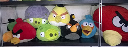 Отдается в дар «Птички и свинка Angry Birds»