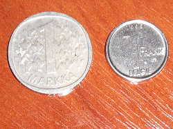Отдается в дар «Три доевровые монеты»
