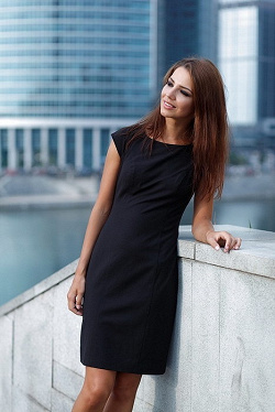 Отдается в дар «чёрное офисное платье 46 размер»